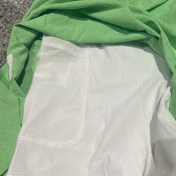 LULULEMON FAST & FREE SHORT 6” lined - Picture 2 of 9